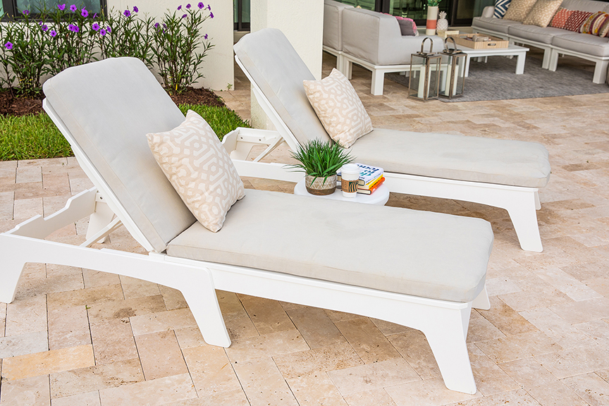 Ledge Lounger Mainstay Chaise Lifestyle (6)